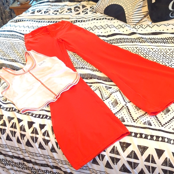 happily grey Pants - Athletic set happily gray flares with vintage Everlast top